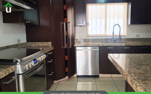 CASA EN VENTA EN EL PARAÍSO RESIDENCIAL